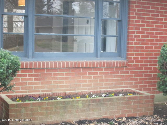 3100 Radiance Road Louisville, KY 40220 - Photo 5 of 25 IMG_3621
