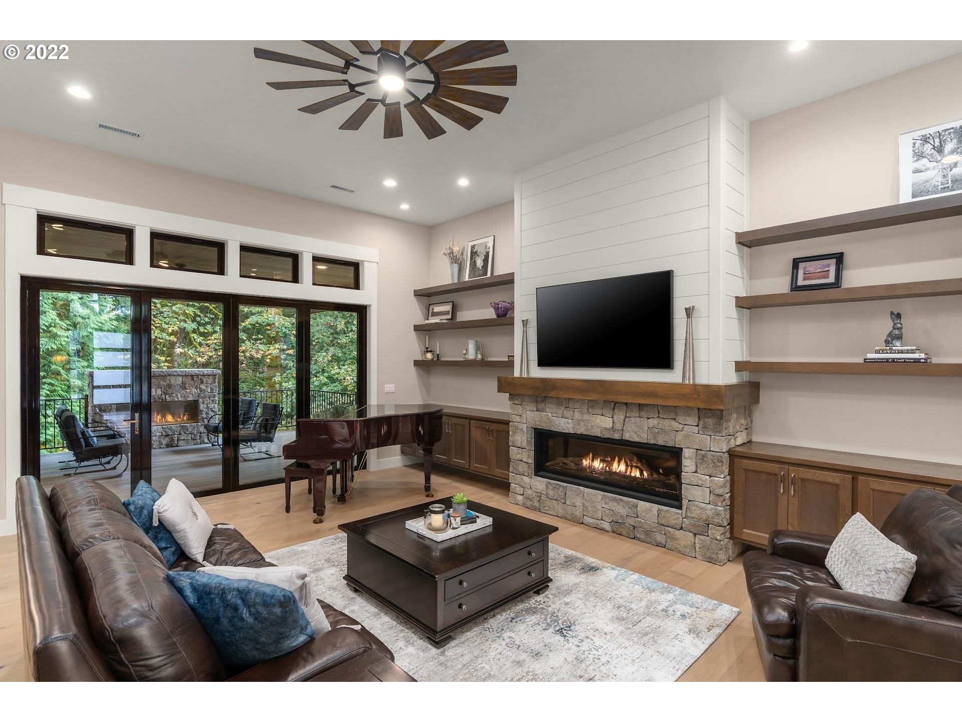 2301 Northeast 169th Circle Ridgefield, WA 98642 - Photo 4 of 28 Gallery Image 4