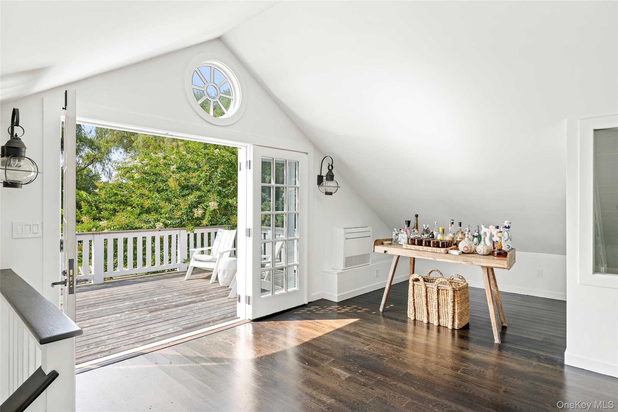 26 Ruxton Road East Hampton, NY 11937 - Photo 21 of 37 Bar off Second Floor Living Room