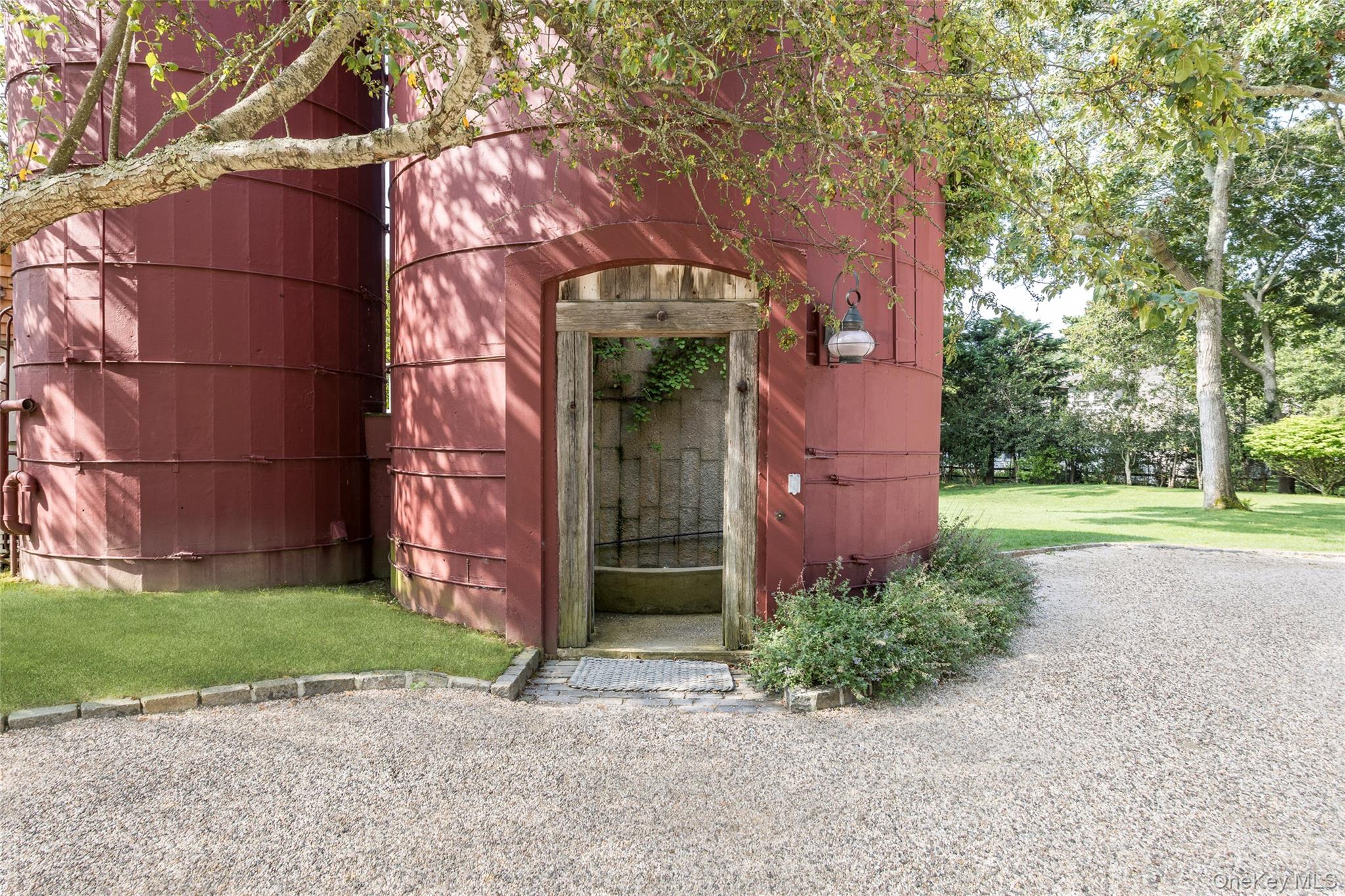26 Ruxton Road East Hampton, NY 11937 - Photo 5 of 37 Silo Entrance