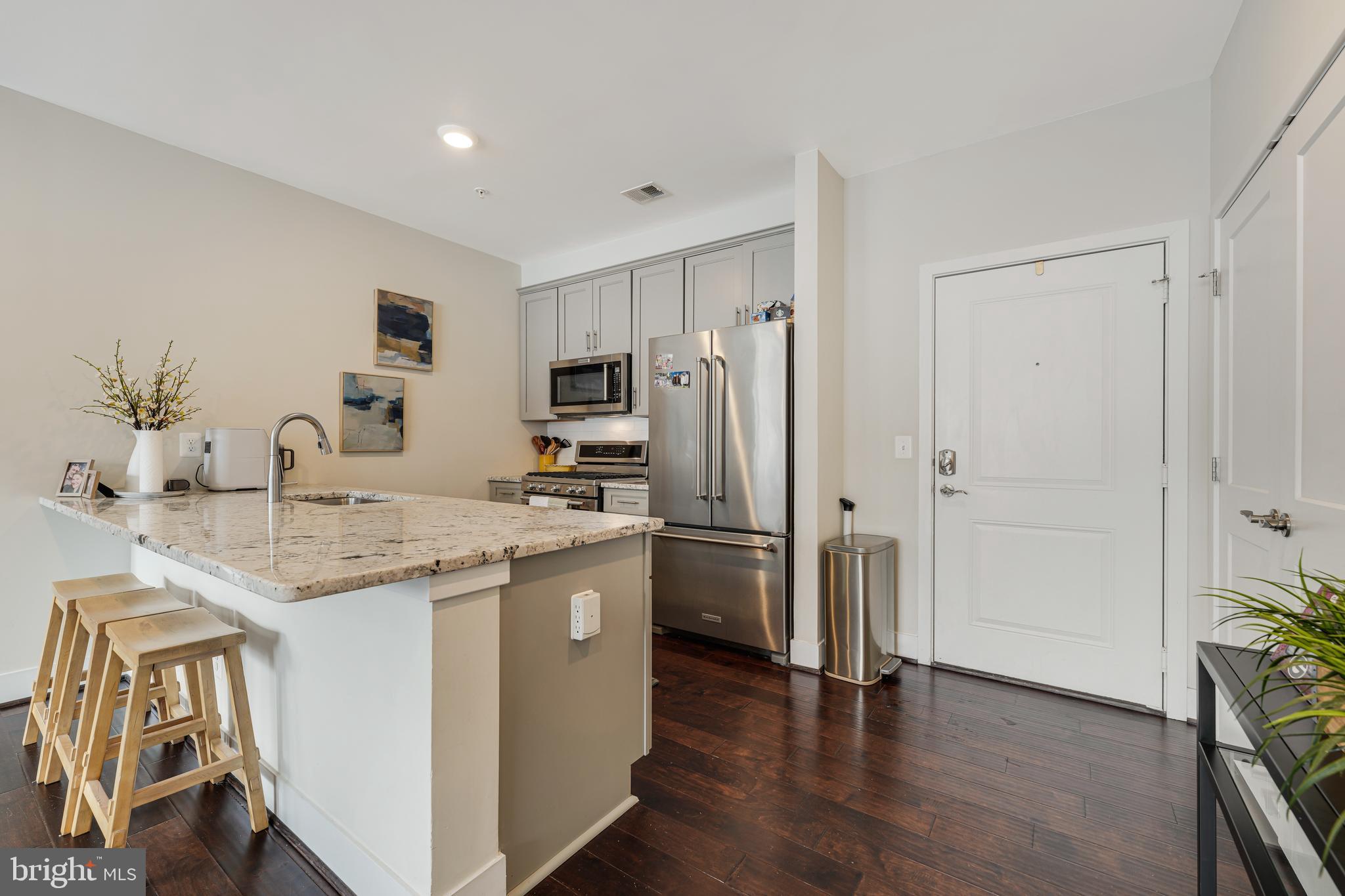 1951 Reston Vly Way, Unit 4 Reston, VA 20191 - Photo 3 of 43