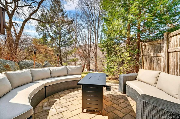 $499,999 | 41 Pembrooke Court, Putnam Valley, NY 10579