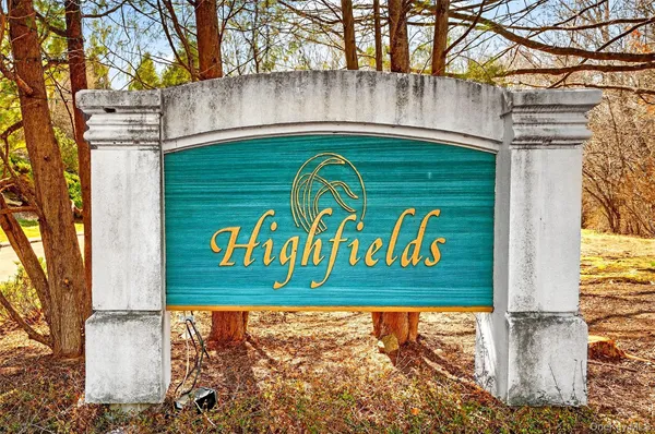 $499,999 | 41 Pembrooke Court, Putnam Valley, NY 10579