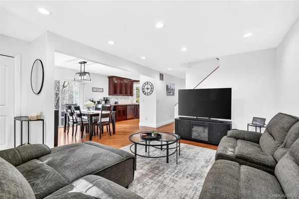 $499,999 | 41 Pembrooke Court, Putnam Valley, NY 10579