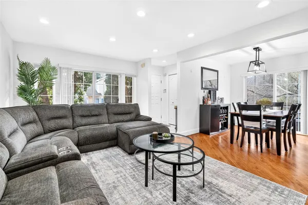 $499,999 | 41 Pembrooke Court, Putnam Valley, NY 10579