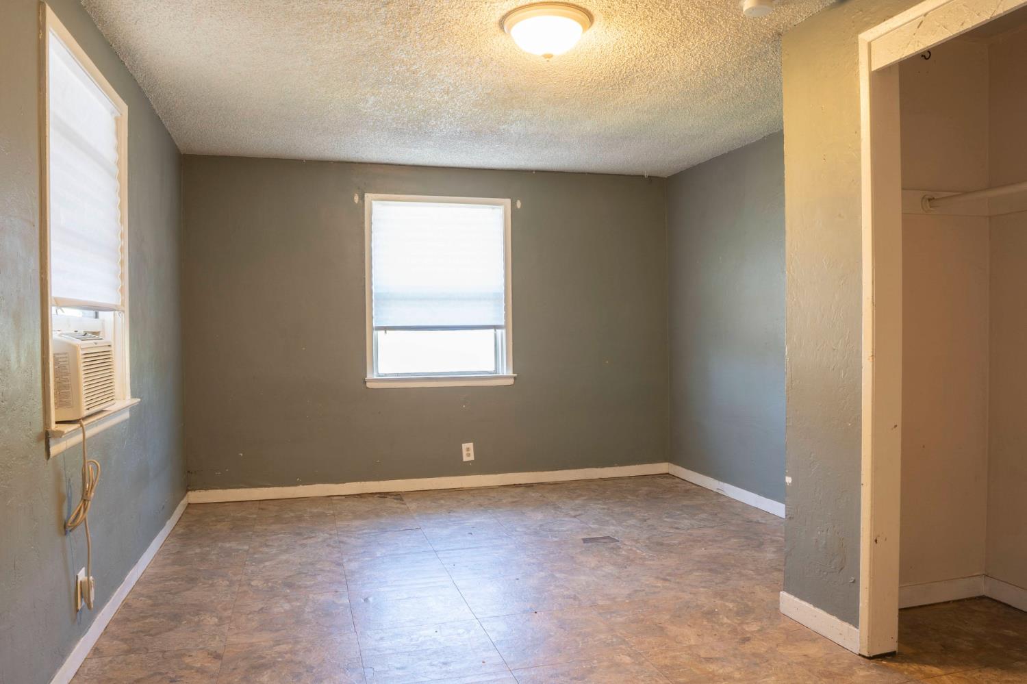 5028 East Balch Avenue Fresno, CA 93727 - Photo 7 of 38