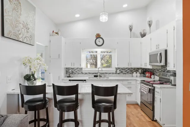 $299,900 | 5900 Hillsboro Avenue North, New Hope, MN 55428