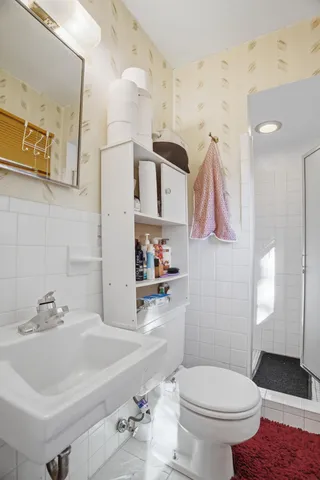 $299,900 | 5900 Hillsboro Avenue North, New Hope, MN 55428