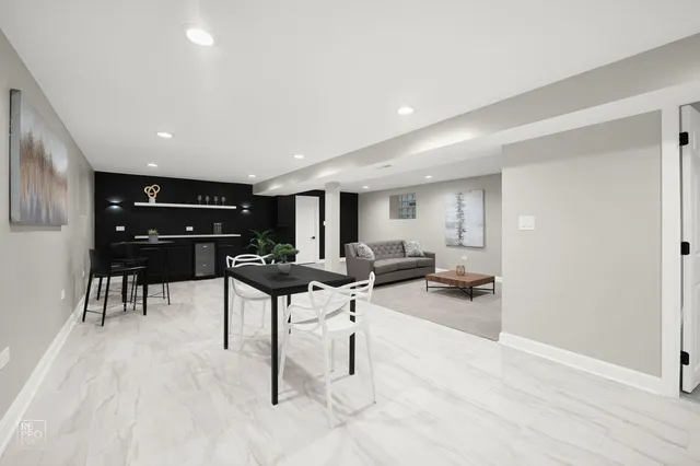 $324,900 | 7425 South Vernon Avenue, Chicago, IL 60619