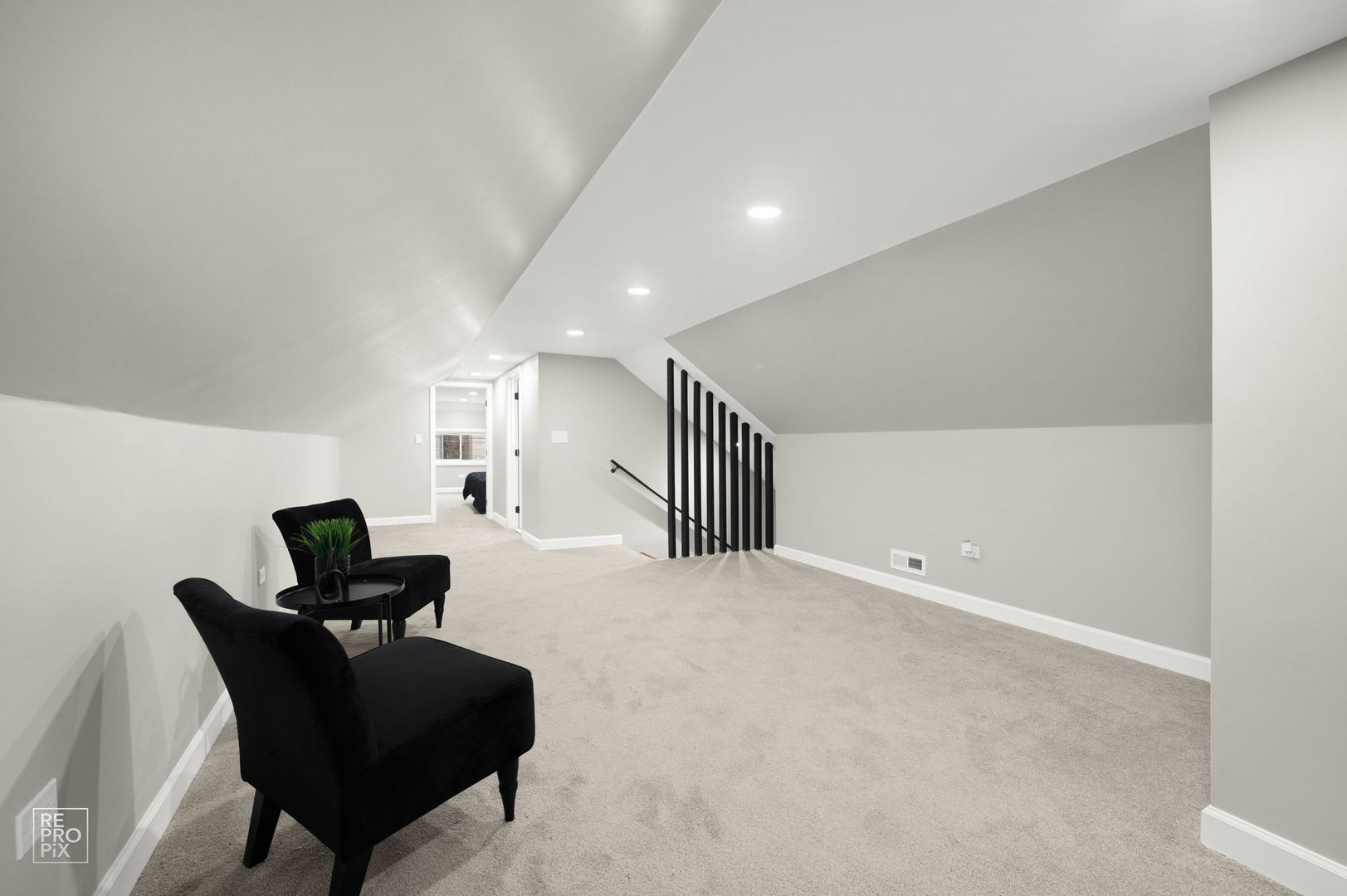 7425 South Vernon Avenue Chicago, IL 60619 - Photo 14 of 15 a living room with furniture