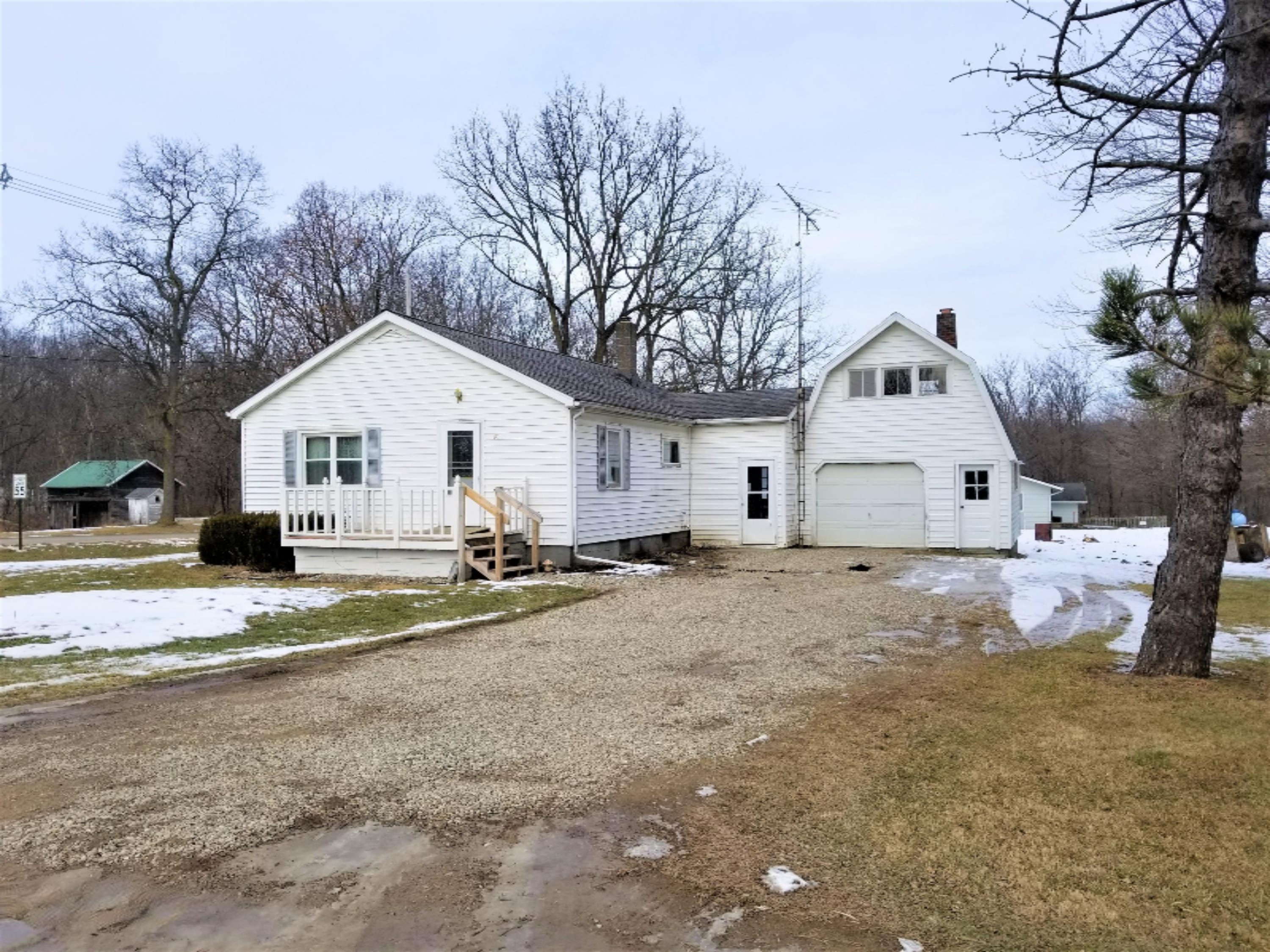 9480 Moreland Road Jerome, MI 49249 - Photo 3 of 24 20210113_115309
