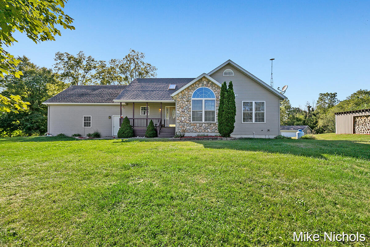 8398 West Hayward Road Delton, MI 49046 - Photo 1 of 48 IMG_1000