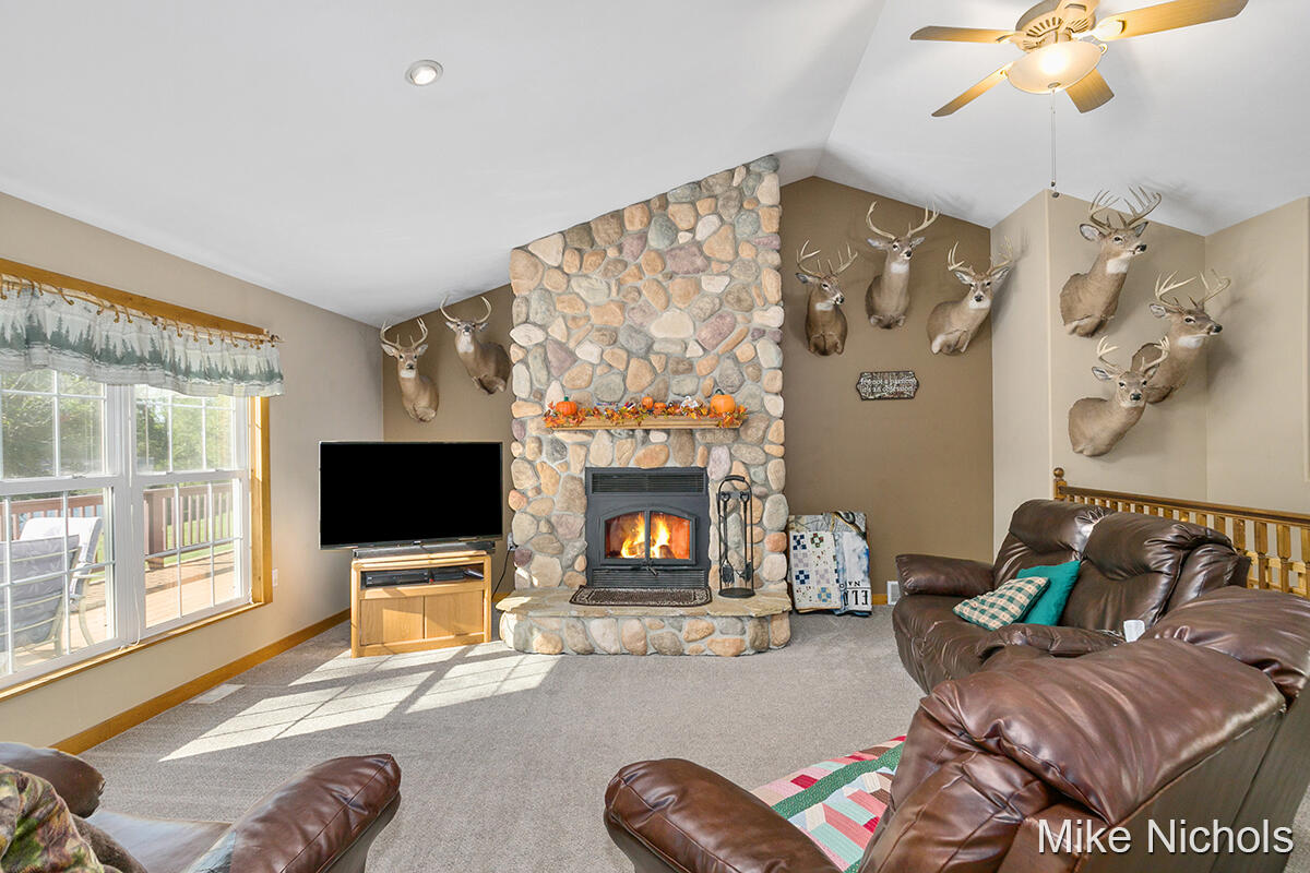 8398 West Hayward Road Delton, MI 49046 - Photo 6 of 48 IMG_1005