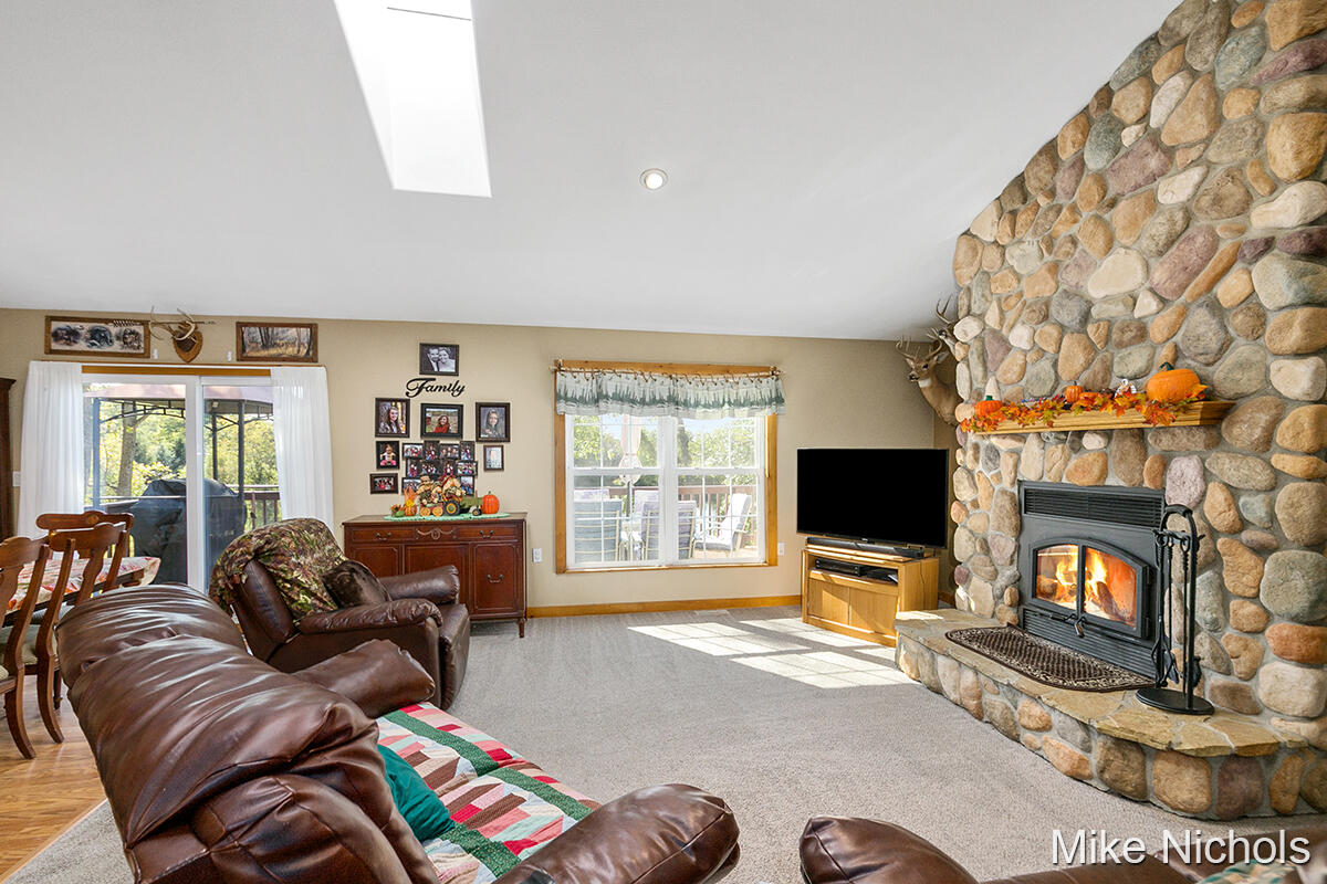 8398 West Hayward Road Delton, MI 49046 - Photo 7 of 48 IMG_1006