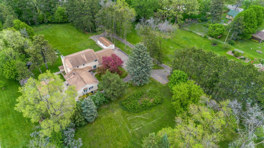1047 County B Road West Roseville, MN 55113 - Photo 2 of 38