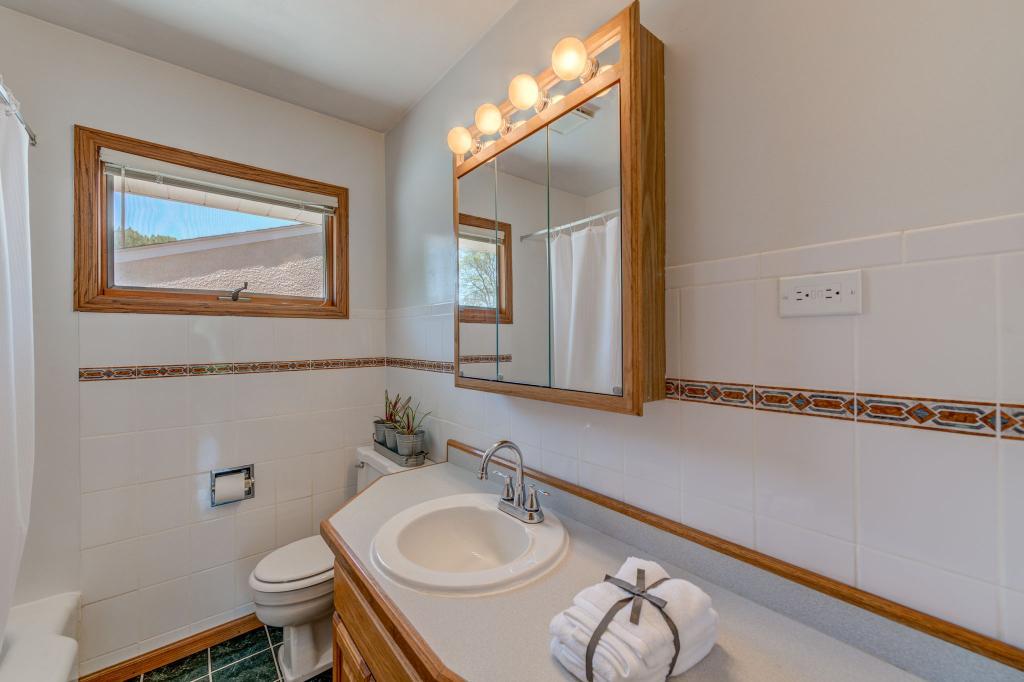 1047 County B Road West Roseville, MN 55113 - Photo 18 of 38