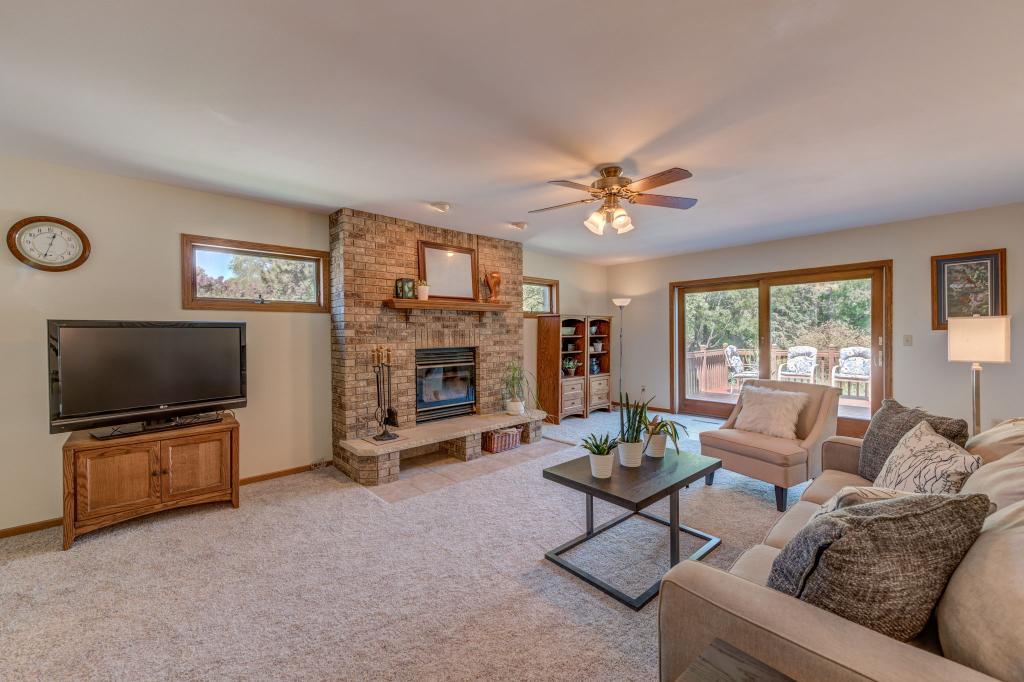 1047 County B Road West Roseville, MN 55113 - Photo 3 of 38