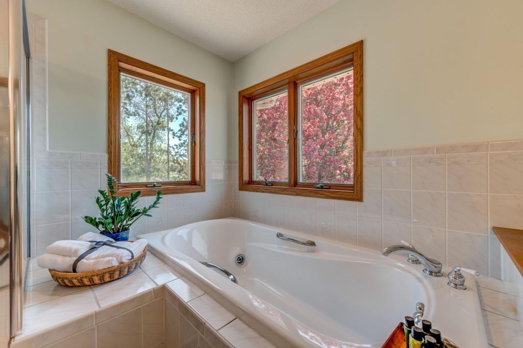 1047 County B Road West Roseville, MN 55113 - Photo 23 of 38