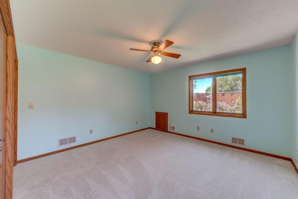 1047 County B Road West Roseville, MN 55113 - Photo 25 of 38