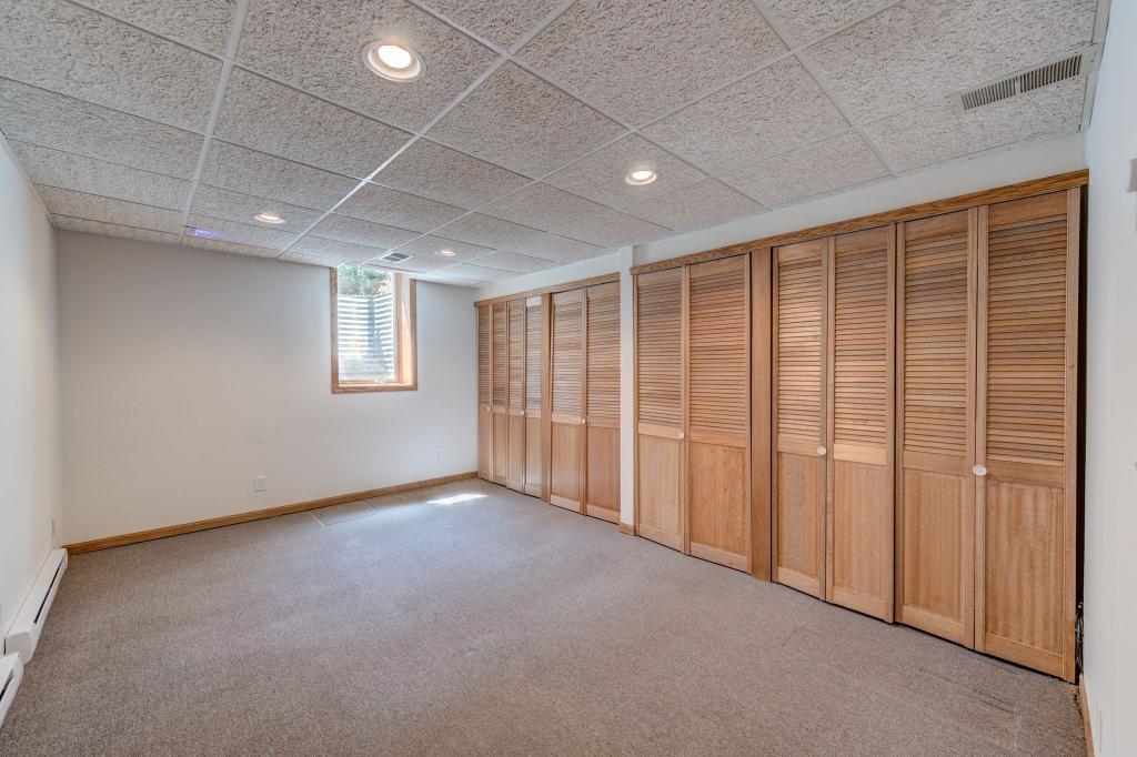 1047 County B Road West Roseville, MN 55113 - Photo 29 of 38