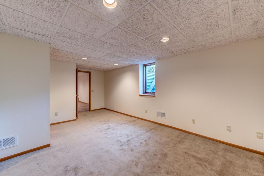 1047 County B Road West Roseville, MN 55113 - Photo 30 of 38