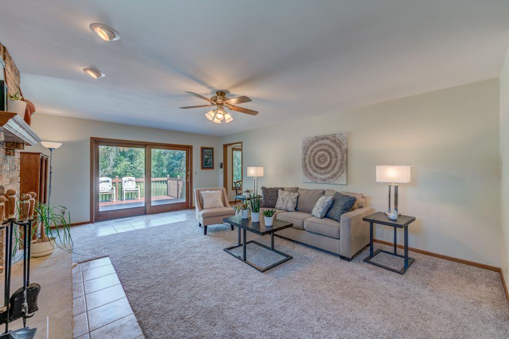 1047 County B Road West Roseville, MN 55113 - Photo 7 of 38