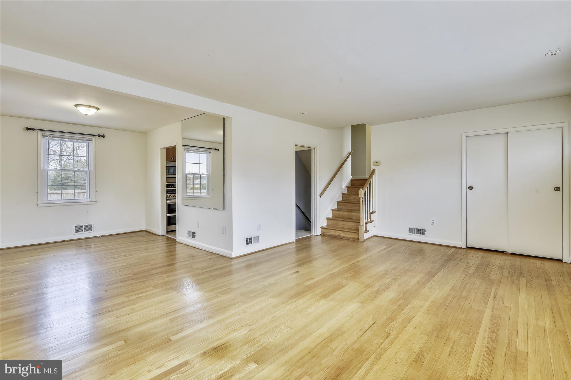 314 Orley Road Baltimore, MD 21228 - Photo 4 of 39 Gallery Image 4