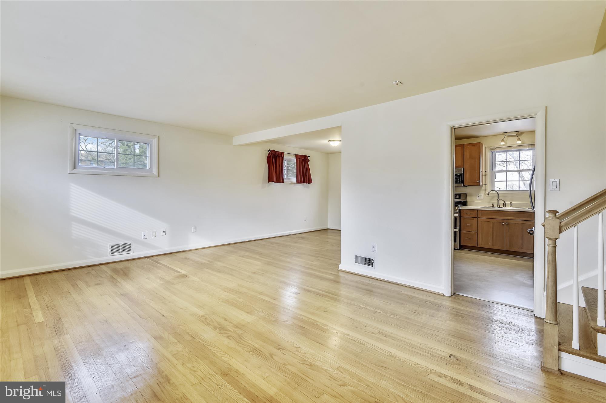 314 Orley Road Baltimore, MD 21228 - Photo 5 of 39 Gallery Image 5