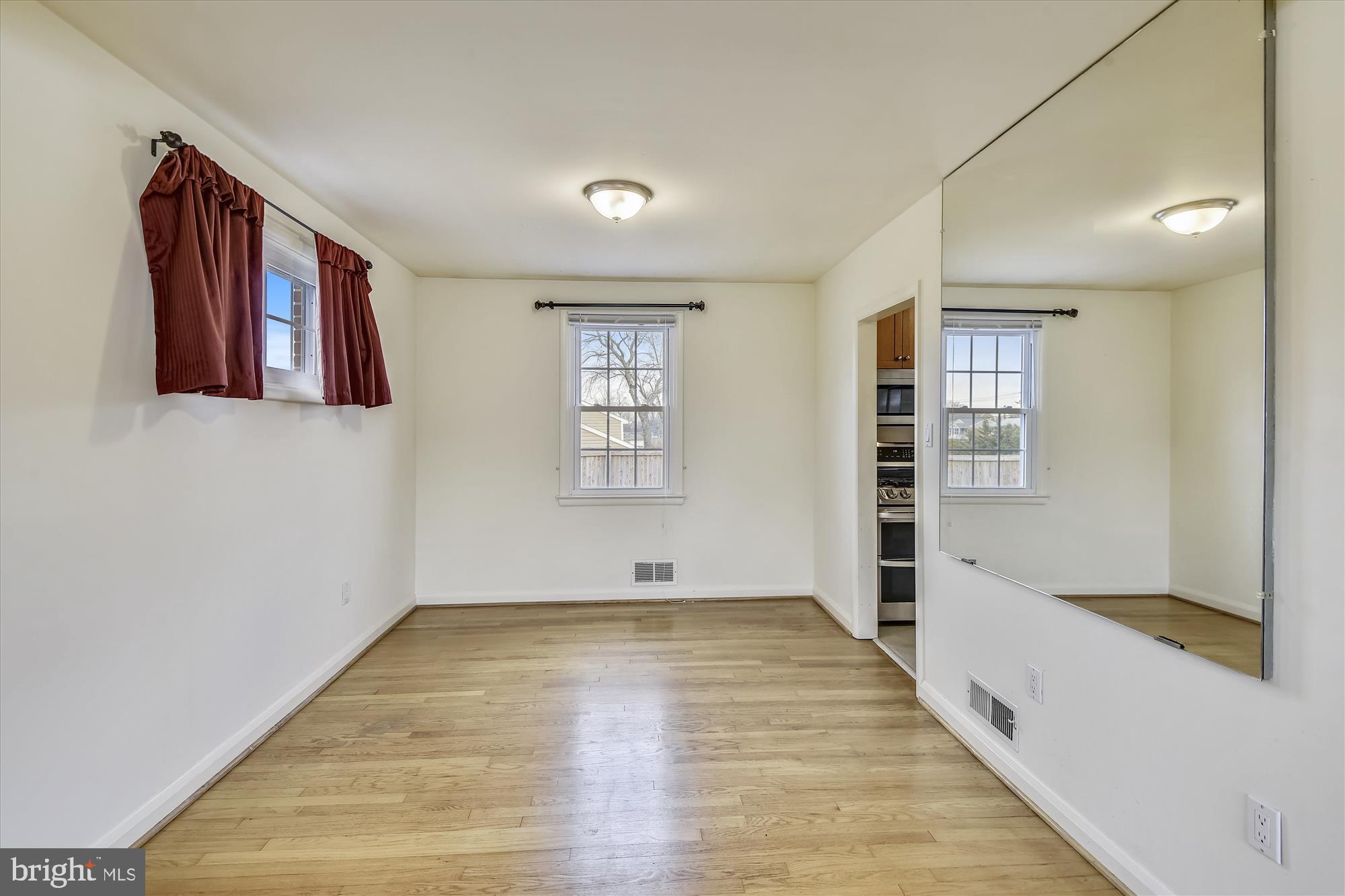 314 Orley Road Baltimore, MD 21228 - Photo 6 of 39 Gallery Image 6