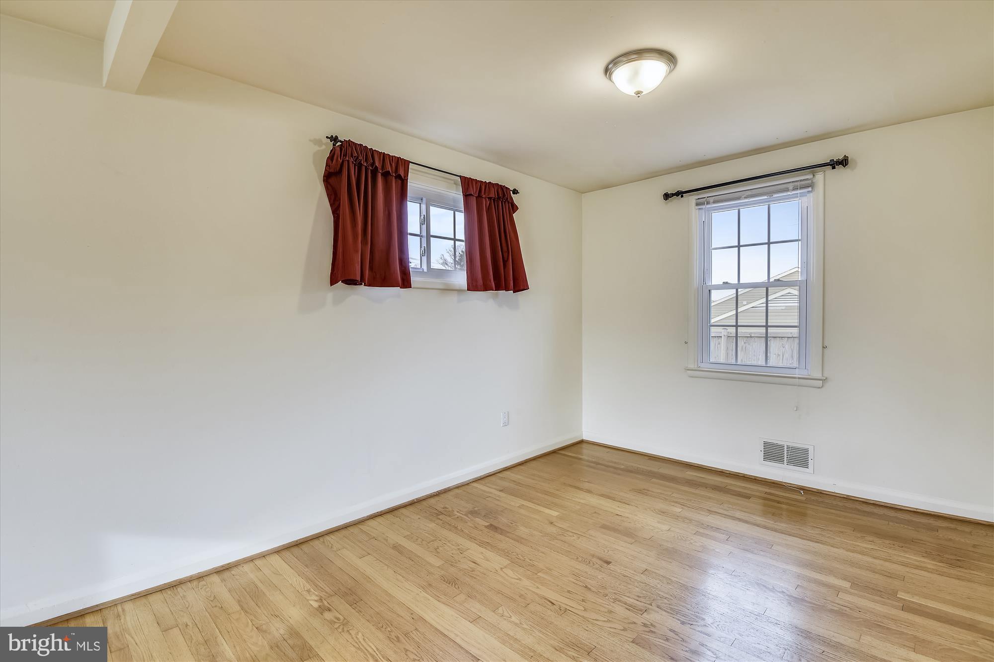 314 Orley Road Baltimore, MD 21228 - Photo 7 of 39 Gallery Image 7