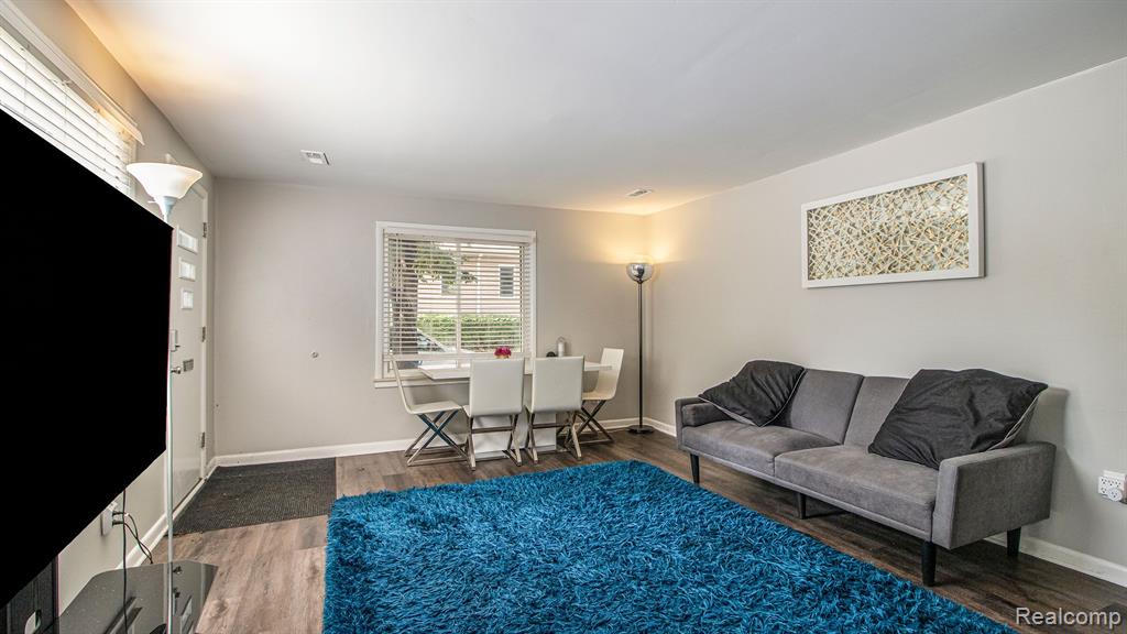 300 East 13 Mile Road Royal Oak, MI 48073 - Photo 5 of 15