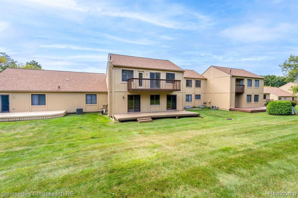 2411 Rochelle Park Drive Rochester Hills, MI 48309 - Photo 36 of 41