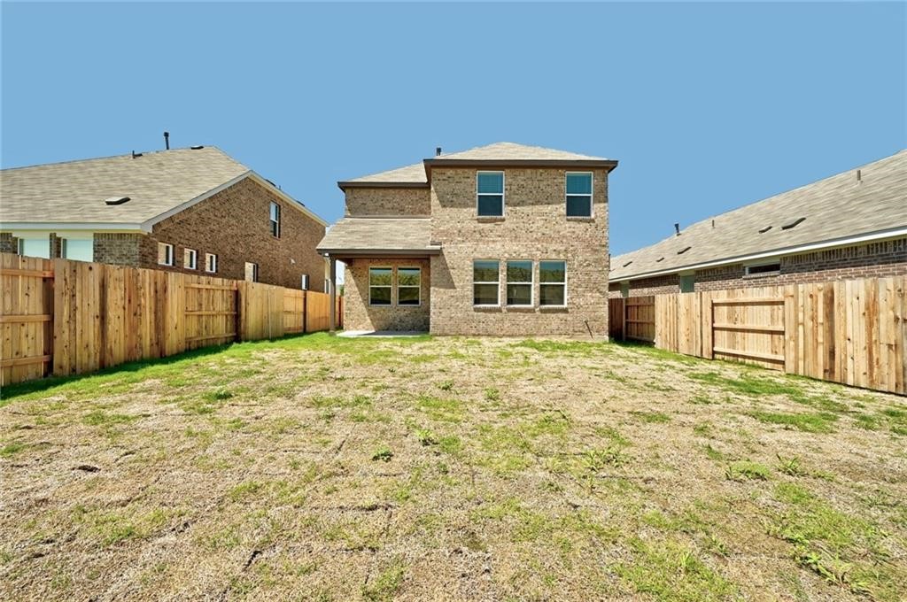 806 Pepperbark Loop Buda, TX 78610 - Photo 25 of 39 a big room with closet area