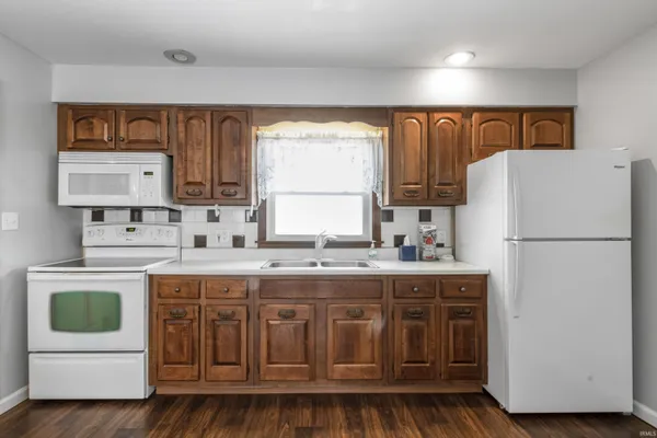 $134,900 | 407 Westwood Drive, Winchester, IN 47394