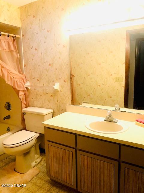 1241 Mardrake Road Daytona Beach, FL 32114 - Photo 19 of 32 GUEST BATH