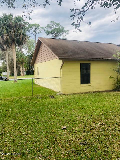 1241 Mardrake Road Daytona Beach, FL 32114 - Photo 27 of 32 SOUTH SIDE OF PROPERTY