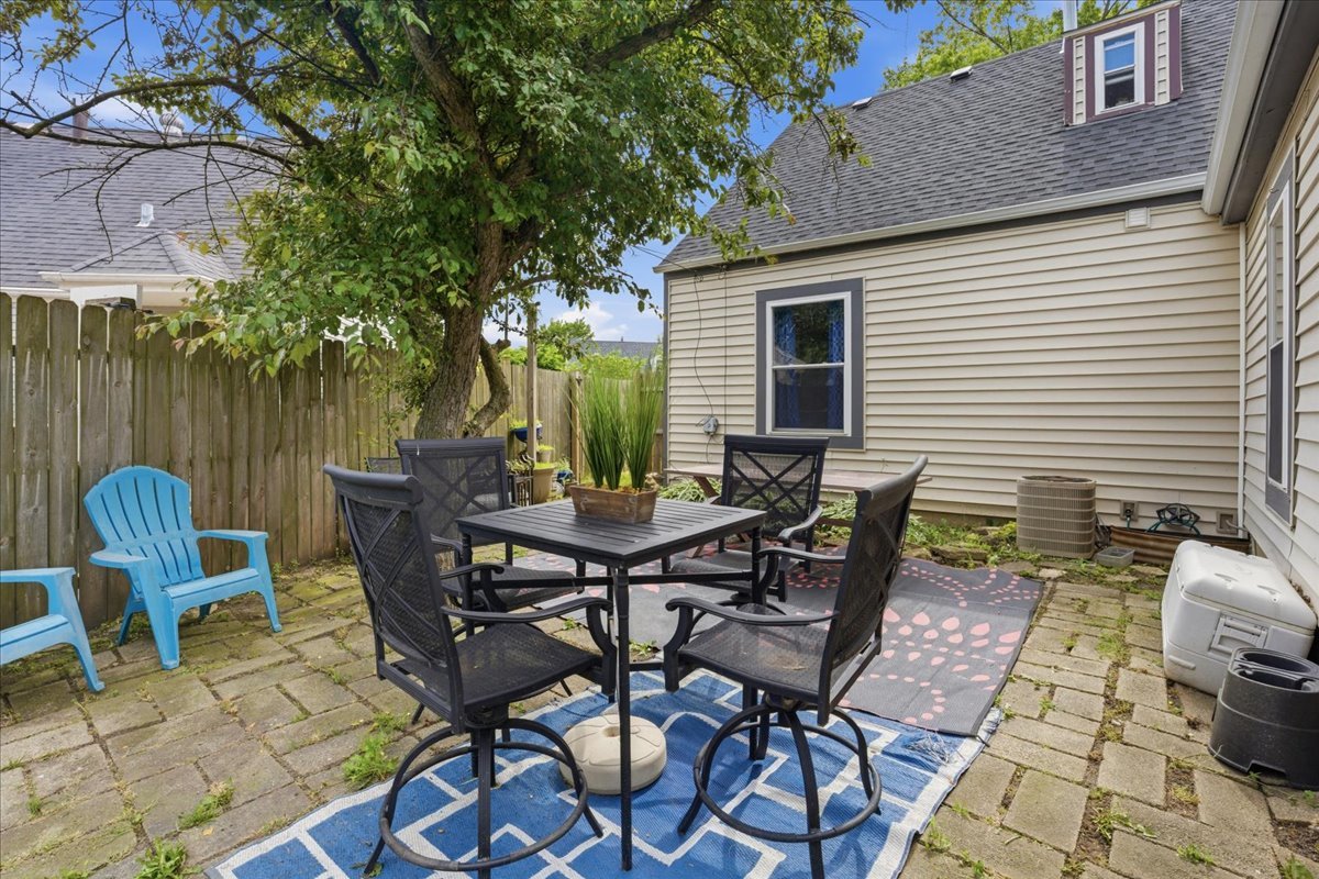 551 Sunset Drive Elgin, IL 60123 - Photo 25 of 27