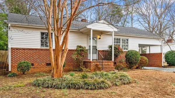 $1,600 | 2922 Isaacs Place, Greensboro, NC 27408