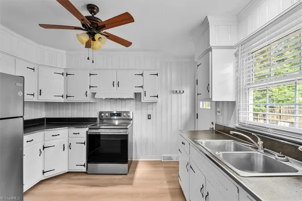 $1,600 | 2922 Isaacs Place, Greensboro, NC 27408