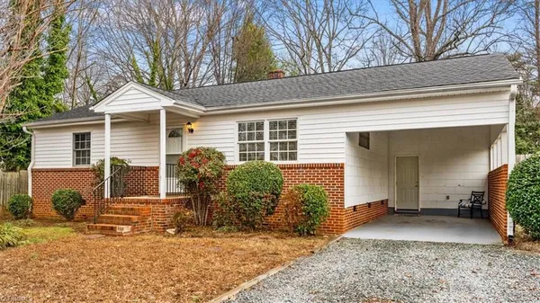 $1,600 | 2922 Isaacs Place, Greensboro, NC 27408