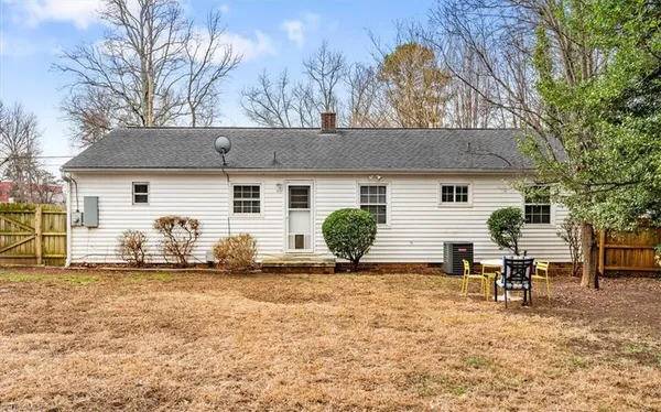 $1,600 | 2922 Isaacs Place, Greensboro, NC 27408