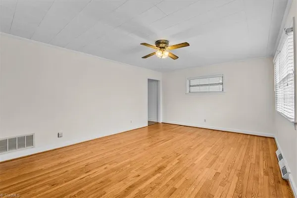 $1,600 | 2922 Isaacs Place, Greensboro, NC 27408