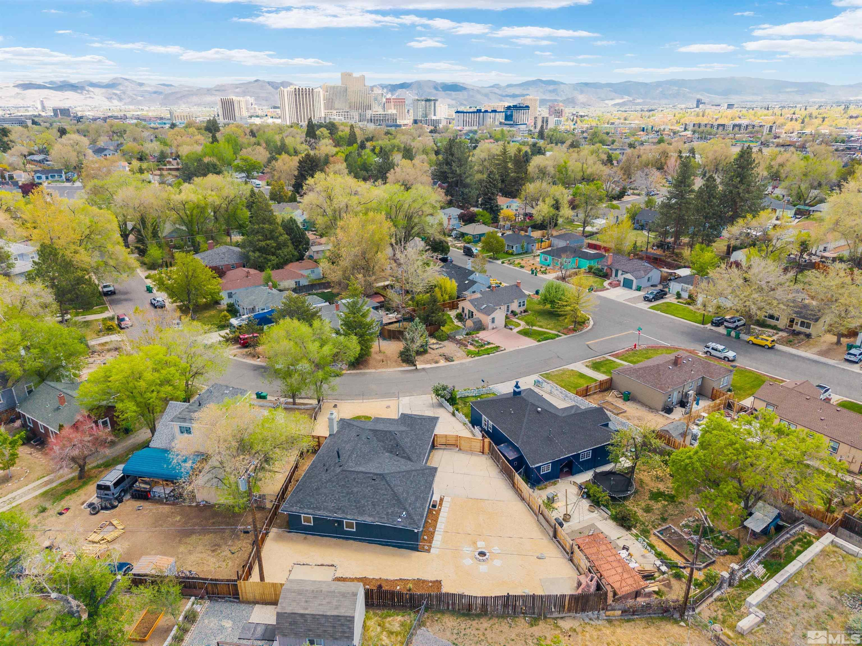 983 Melba Drive Reno, NV 89503 - Photo 36 of 39 an aerial view of multiple house