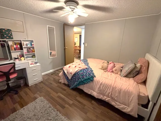 $99,500 | 1300 South Hamilton Street, Salem, IL 62881