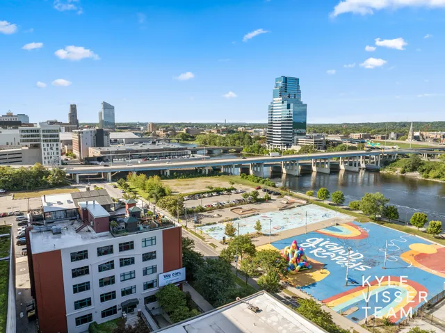 $459,000 | 600 Monroe Avenue Northwest, Unit 407, Grand Rapids, MI 49503