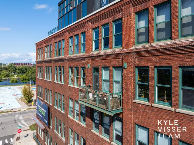 $459,000 | 600 Monroe Avenue Northwest, Unit 407, Grand Rapids, MI 49503