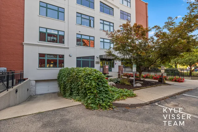 $459,000 | 600 Monroe Avenue Northwest, Unit 407, Grand Rapids, MI 49503