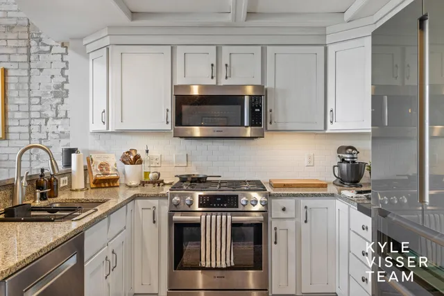 $459,000 | 600 Monroe Avenue Northwest, Unit 407, Grand Rapids, MI 49503