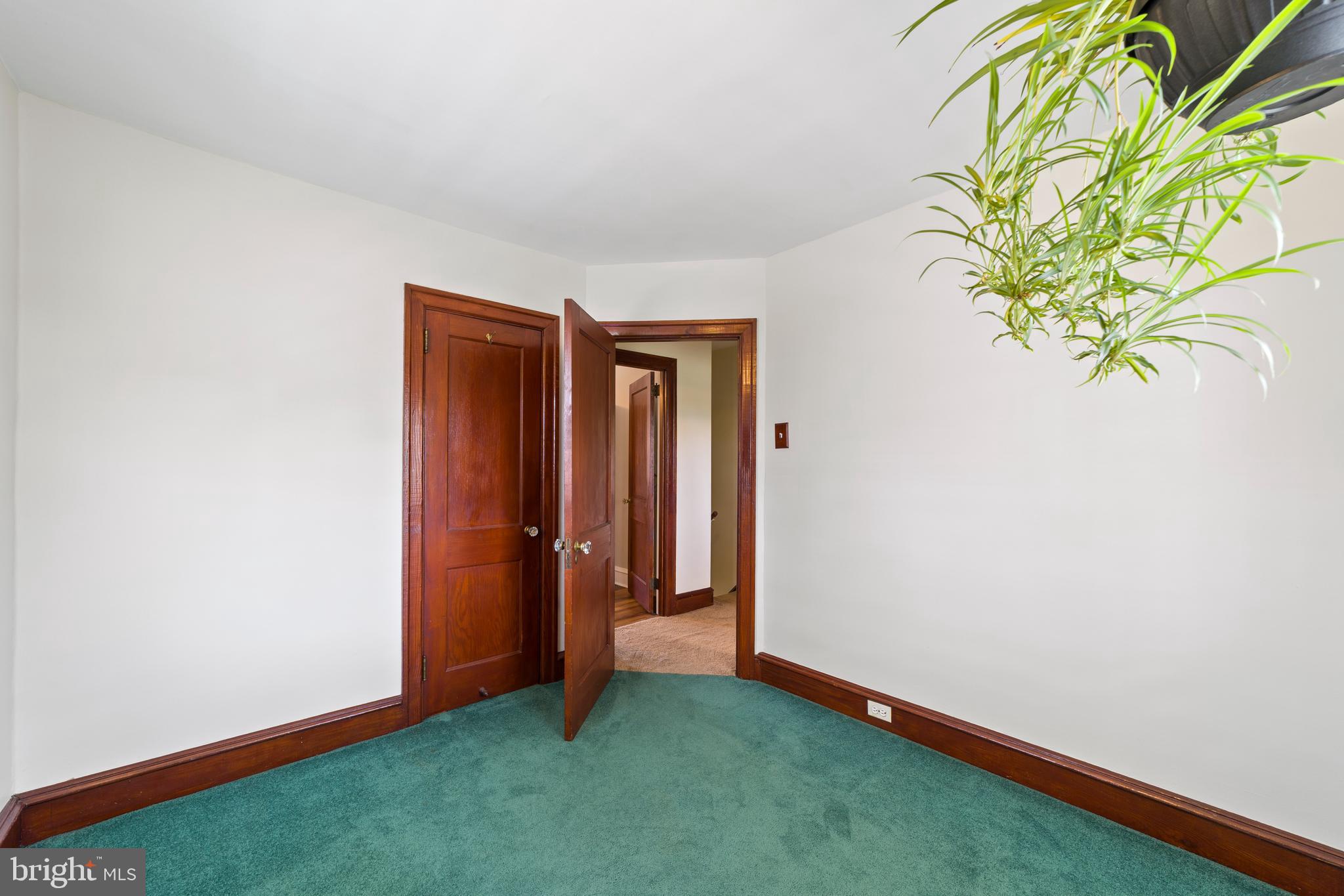 8021 Ryers Avenue Philadelphia, PA 19111 - Photo 14 of 25 Gallery Image 14