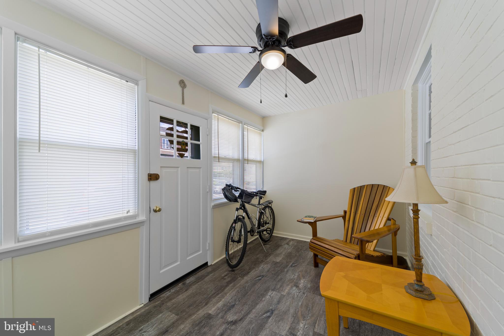 8021 Ryers Avenue Philadelphia, PA 19111 - Photo 3 of 25 Gallery Image 3